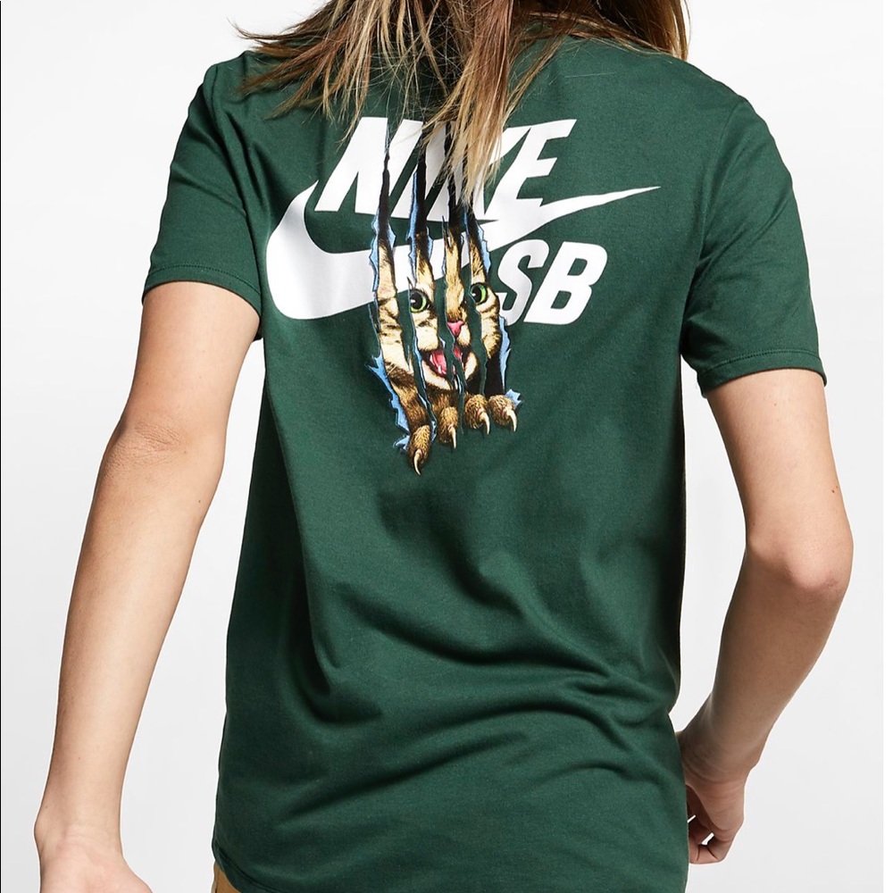 NWT Nike Cat Scratch Tee Medium Green